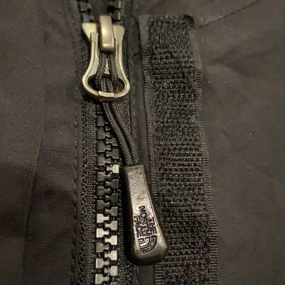 1221 The North Face - Hyvent Jacket_FLAW Pricing_NO DISCOUNTS - Picture 11 of 13